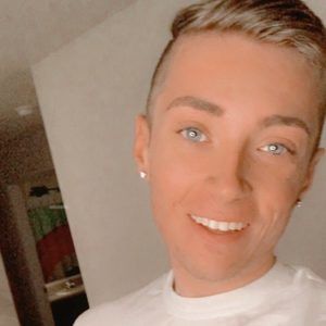 Meet your Posher, Cameron